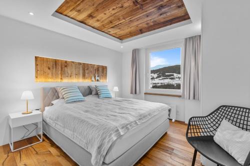 Perfekte Aussicht mit Poolbereich in Skiregion