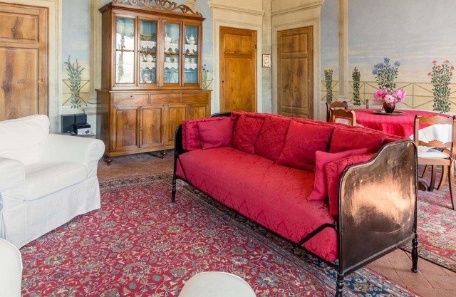 Period holiday home with frescoes and terrace