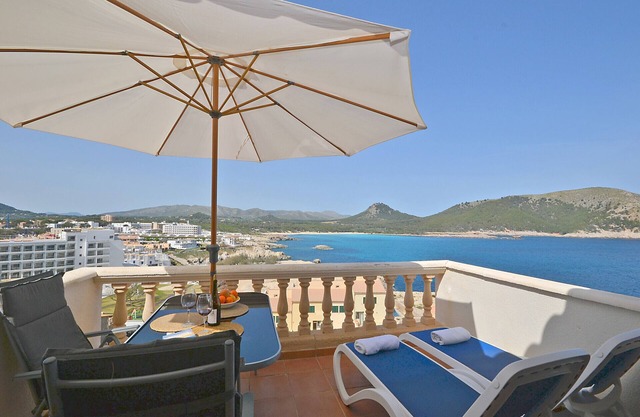 Perleta - Apartment with sea views and communal pool in Mallorca