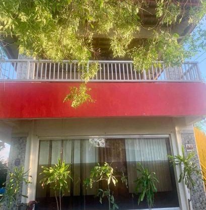 Perlies Inn Tanay Barkada House