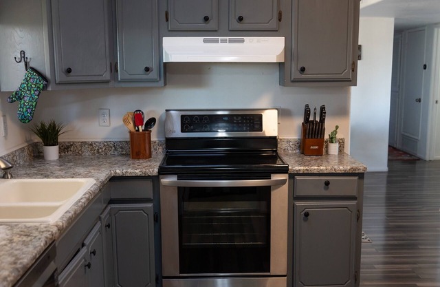 PET FRIENDLY 3 bedroom home! 9 min to Ft Huachuca
