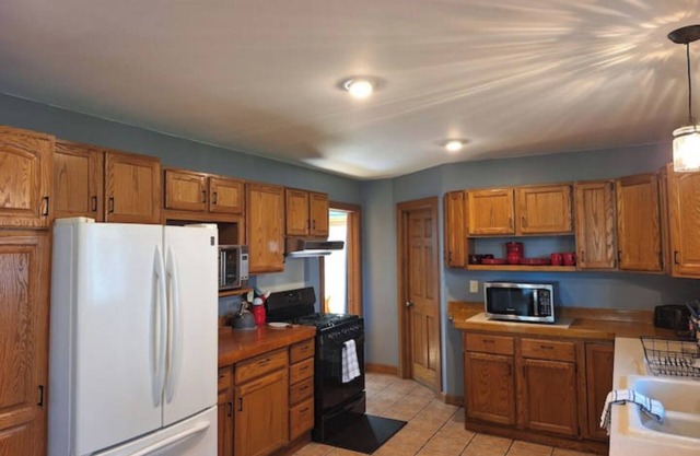 Pet-friendly, Comfy 2-Story near Mississippi River