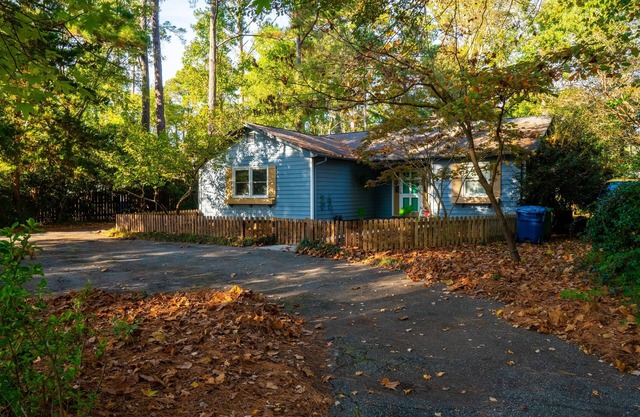 Pet Friendly Family Oasis w/Hot Tub & Fireplacenn