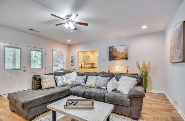 Pet-Friendly Georgia Apartment: 8 Mi to Athens!