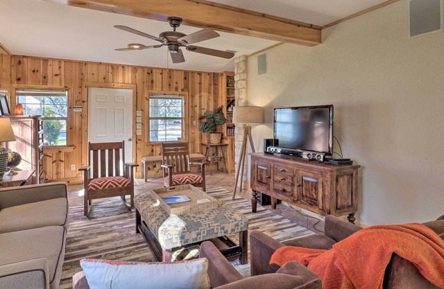 Pet-Friendly Georgetown Studio w/ Chiminea!