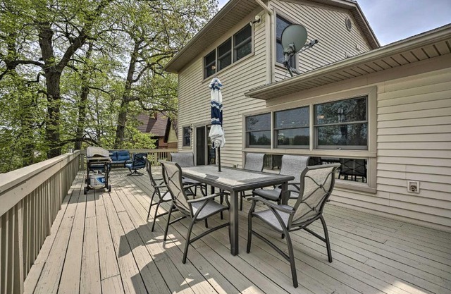 Pet-Friendly Grass Lake Retreat with Game Room!