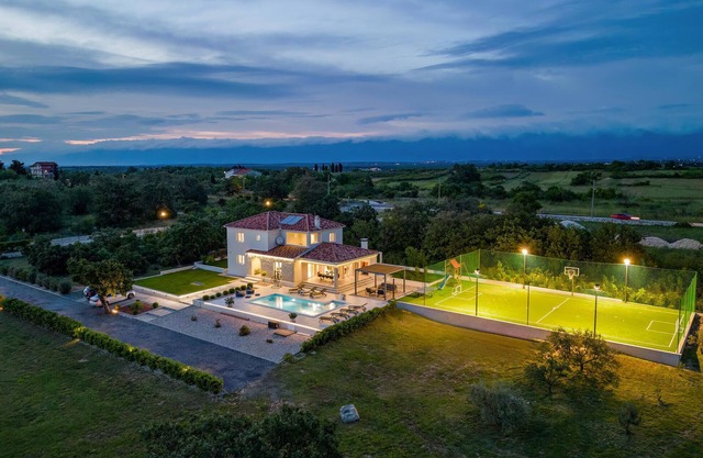 Pet friendly home in Murvica with WiFi