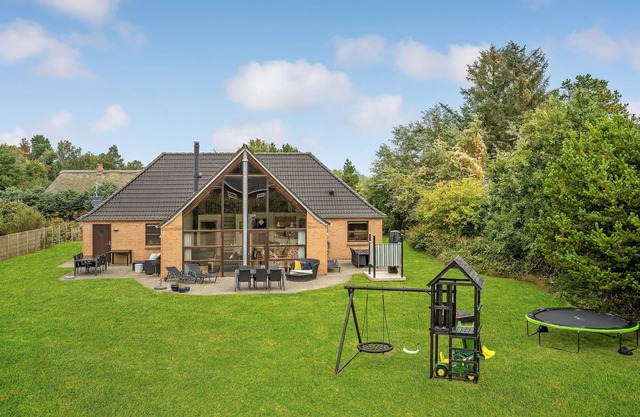 Pet friendly home in Rømø with sauna