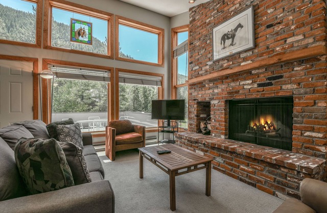 Pet friendly, Private, Sauna, Free Shuttle