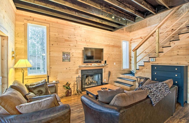 Pet-Friendly Santee River Retreat w/Private Dock!