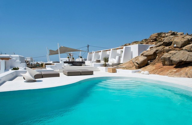 Petalite Suite - One Bedroom Villa, Sleeps 4