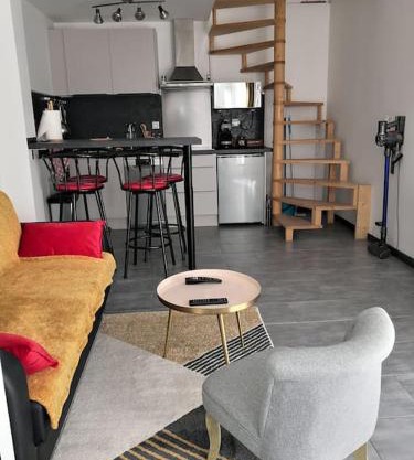 petit logement Crecy la chapelle