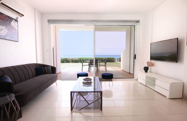 Phaedrus Living Beachfront Villa Riva