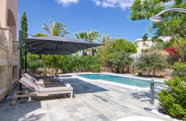 Phaedrus Living: Amorosa 13 Beachside Villa