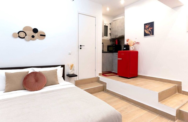 Phaedrus Living: Athens Dream Studio