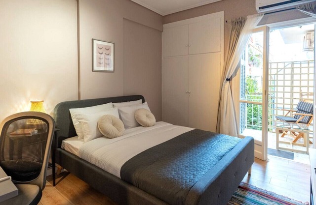 Phaedrus Living: Luxury Studio Nea Smirni