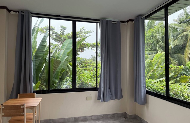 Phines Place - Chic 1-bedroom apartment with AC, fully furnished, in Panglao
