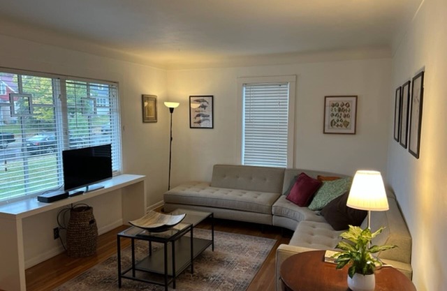 Picturesque 3BR Home 5 miles from St Paul Airport!
