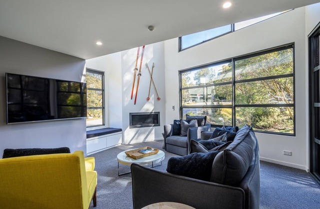 Pilot 1 Chalet an expansive open plan 3 level ski chalet