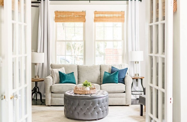 Pineapple House: Historic. Southern Charm. Walk Downtown.