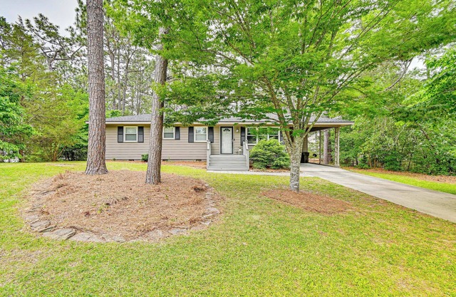 Pinehurst Home w/Deck < 2 Mi to Golf Course!