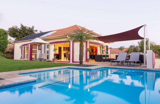 Pink Rose Guesthouse & Spa | FOR MEN ONLY | Room 1 garden view