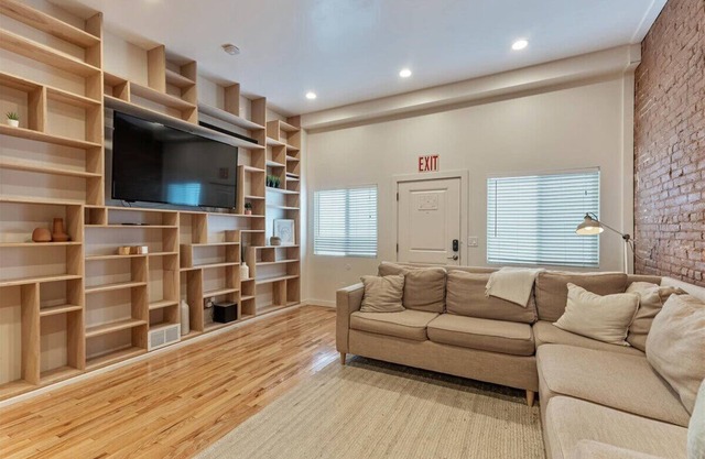 Pioneer Park, Splash Pad Close & Pet Friendly!