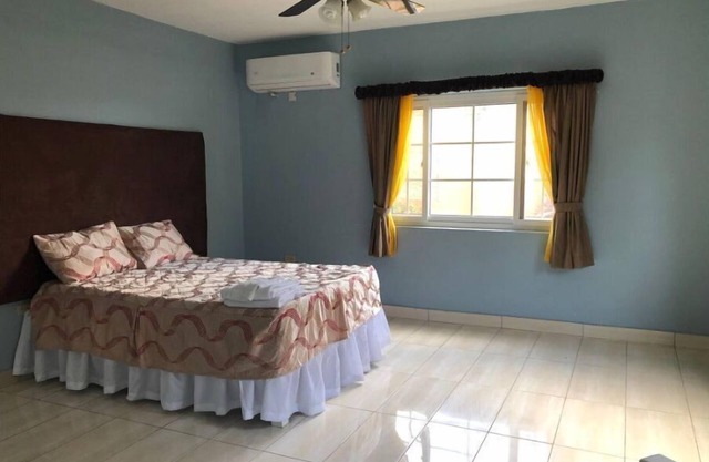 Pirate Palms- 3bed-2bath