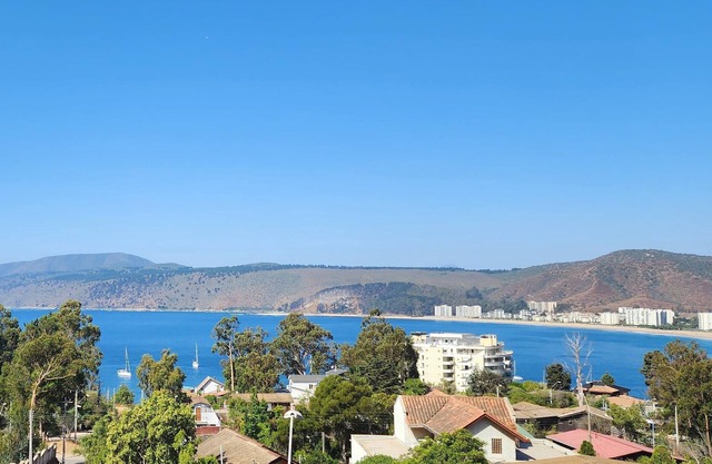 Piscina y vista al mar AC700A204