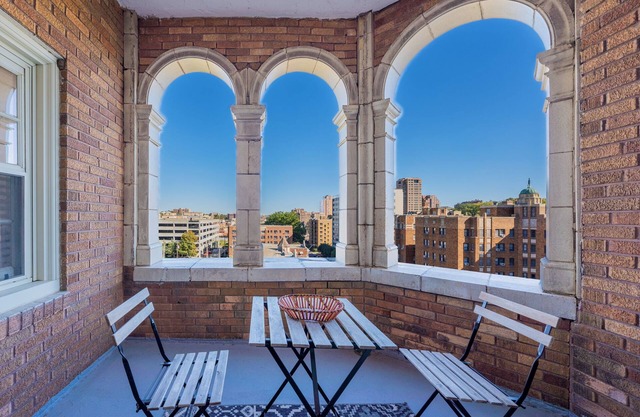 Plaza Penthouse: Historic Charm & Stunning Views