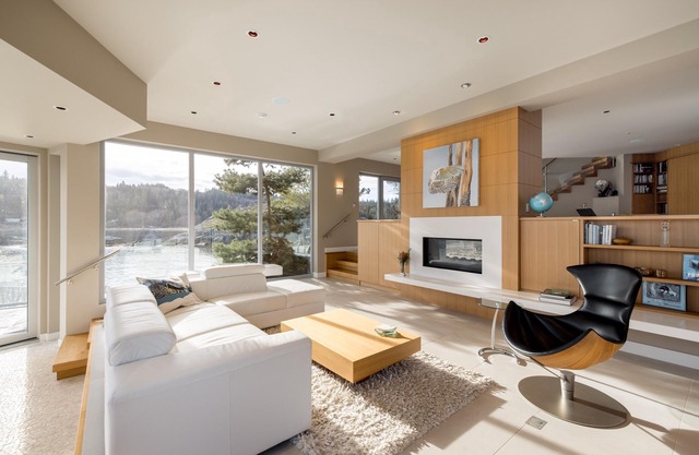 Pointhouse at Sargeant Bay-Dramatic architecture to match stunning oceanfront