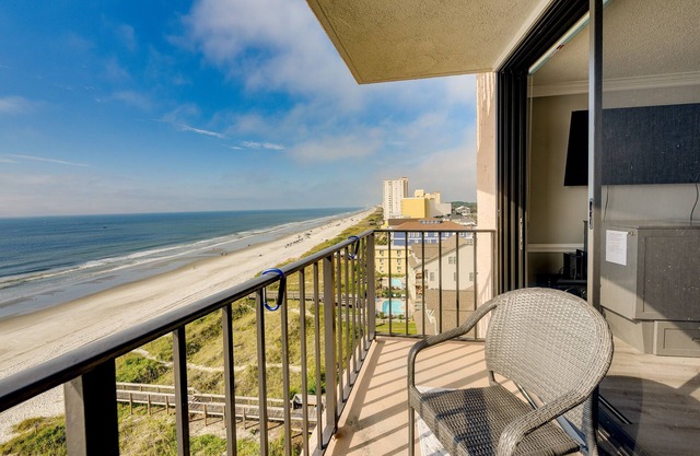 Pool Access: 8th-Floor Condo on North Myrtle Beach