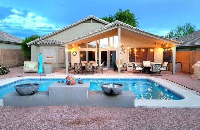 Pool |Gold Canyon |Views of Superstition Mountain |FirePit| Hiking |Golf |Zipline |Unique Experience