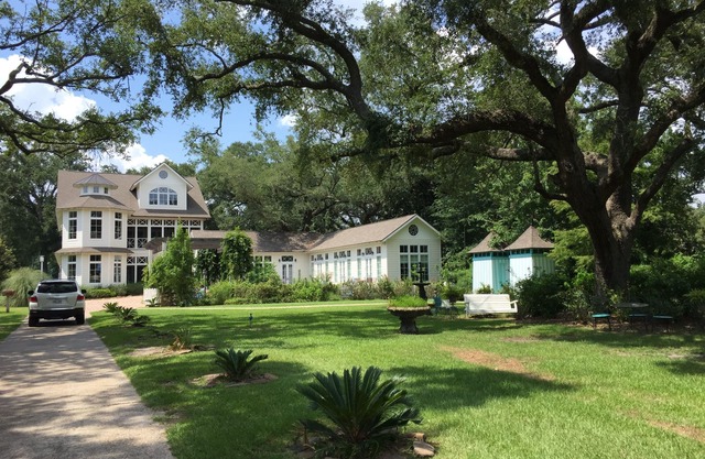 Pool House at Shell House Estate