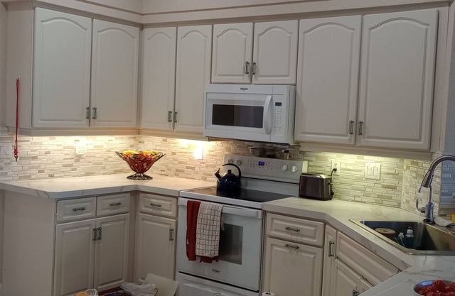 Pool House in Venetian Bay near Golf Course and 10 minTo Beach