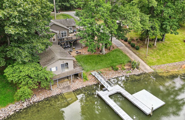 Pool Table, Massive Balcony, Firepit, & Spacious!
