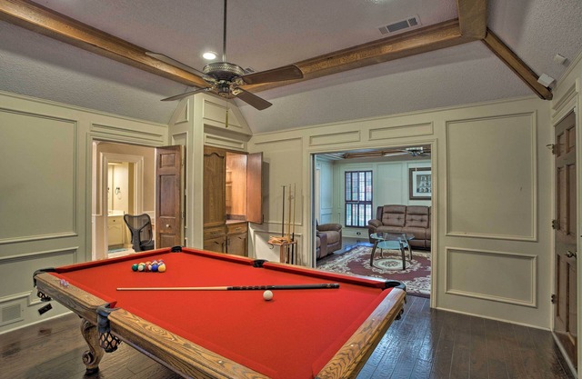 Pool Table, Patio & Grill: Idyllic McKinney Home