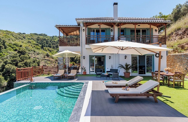 POOL Villa Mavraki - wifi, sea view, no neighbors (5 min to Mama Mia!)