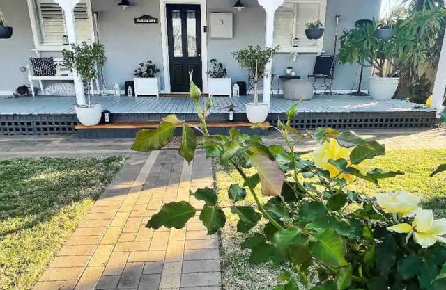 Pool with stunning river views and beautifully equipped 100-year-old cottage