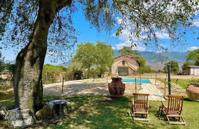 PORETA BIOFARM/SPOLETO 5 KMS/SHOPS, BARS ETC 1 KM/WIFI/CHEF AVAILABLE/ROME 1 HR