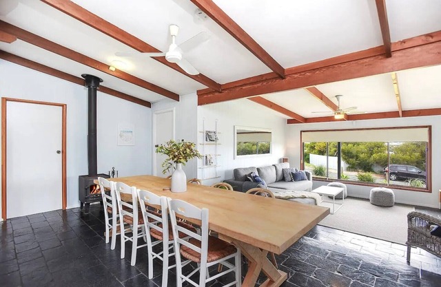 Port Elliot Coastal Cottage - 18 Handby Street,