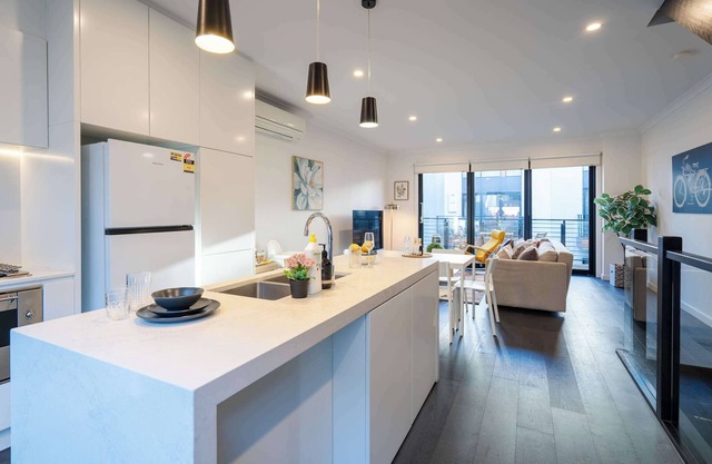 Port Melbourne 3-level TH *FreeParking *Smart TV