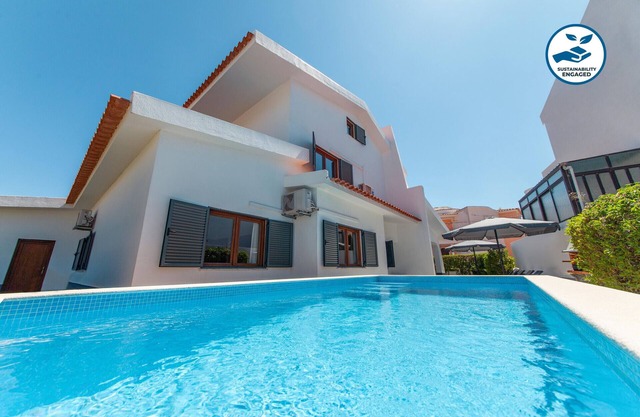 Portimão: villa with heatable pool & BBQ