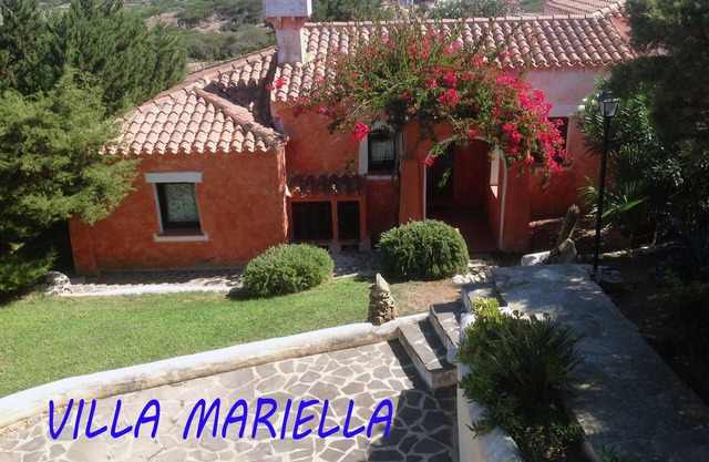 Portion of semi-detached Villa, with 5 beds, garden and BBQ