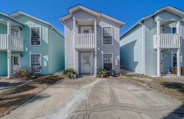 Poseidon’s Paradise Beach House.nBeach, Pools, Art, Sleeps 6, 1000 sq ft.