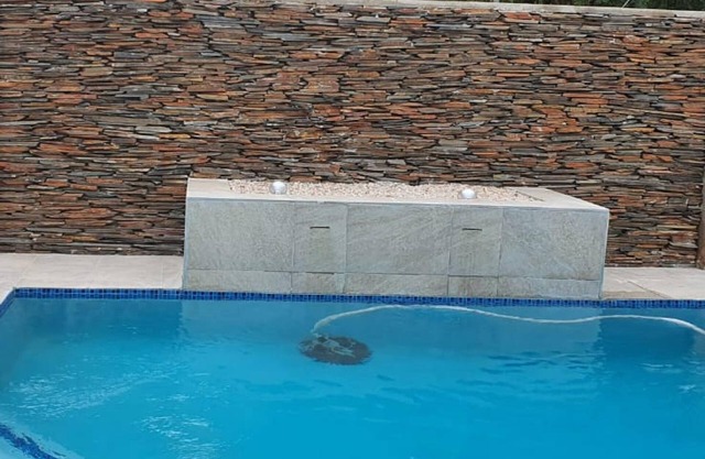 Posh 3 Bed Guesthouse in Hillside With Pool - 2039