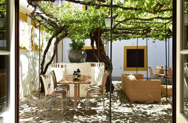 Pousada Convento de Evora - Historic Hotel