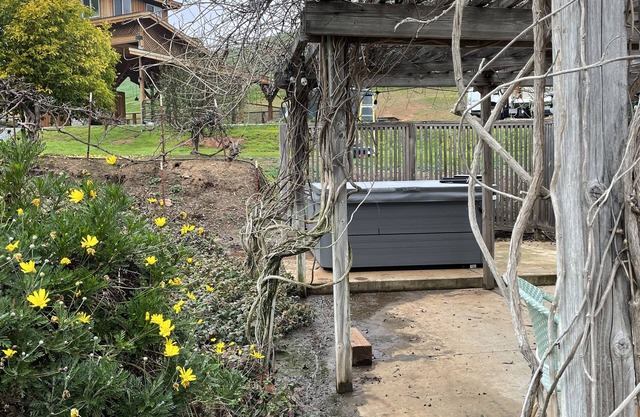Powell Ranch Enjoy jacuzzi on beautiful farm