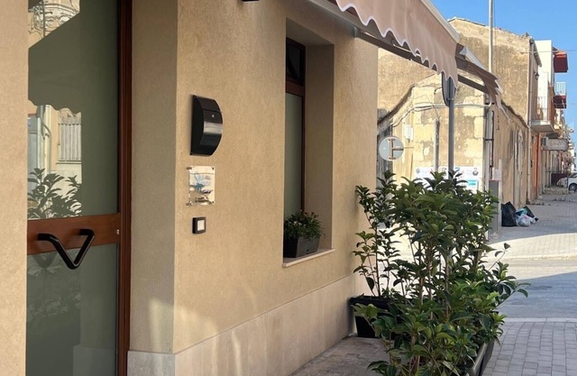 Pozzallo Sea House. Brand new one-bedroom apartment 200m from the sea and 100m from the City Center.