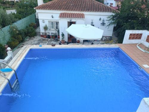 Preciosa y tranquila villa en Valencia con piscina privada